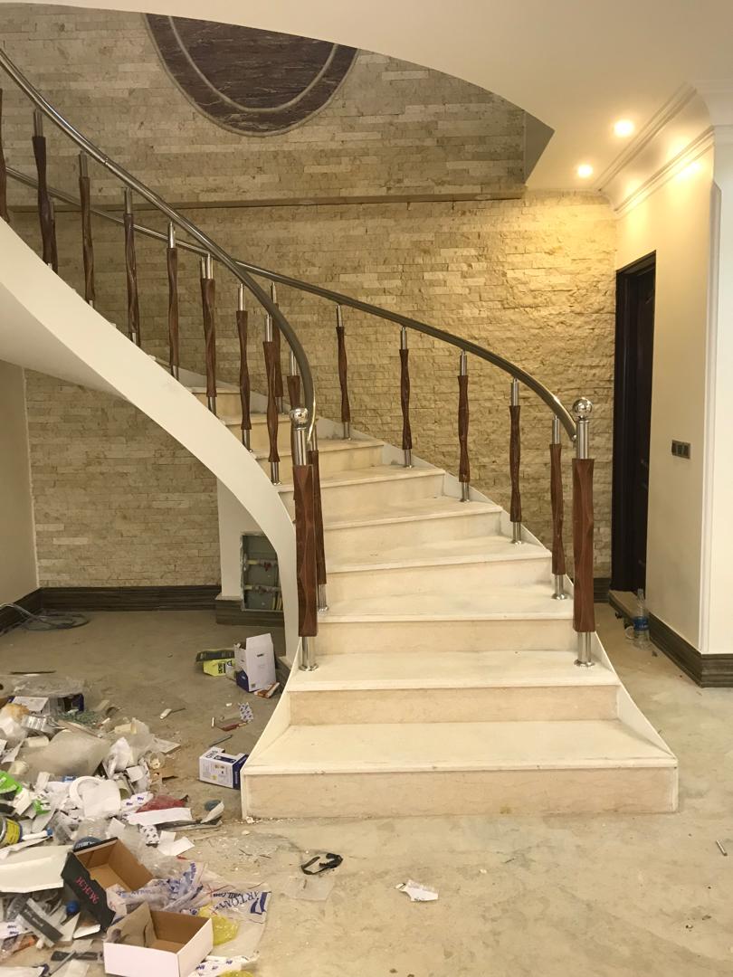 اجرای انواع نرده پله گرد آهنی و استیل 304بصورت خمکاری شده